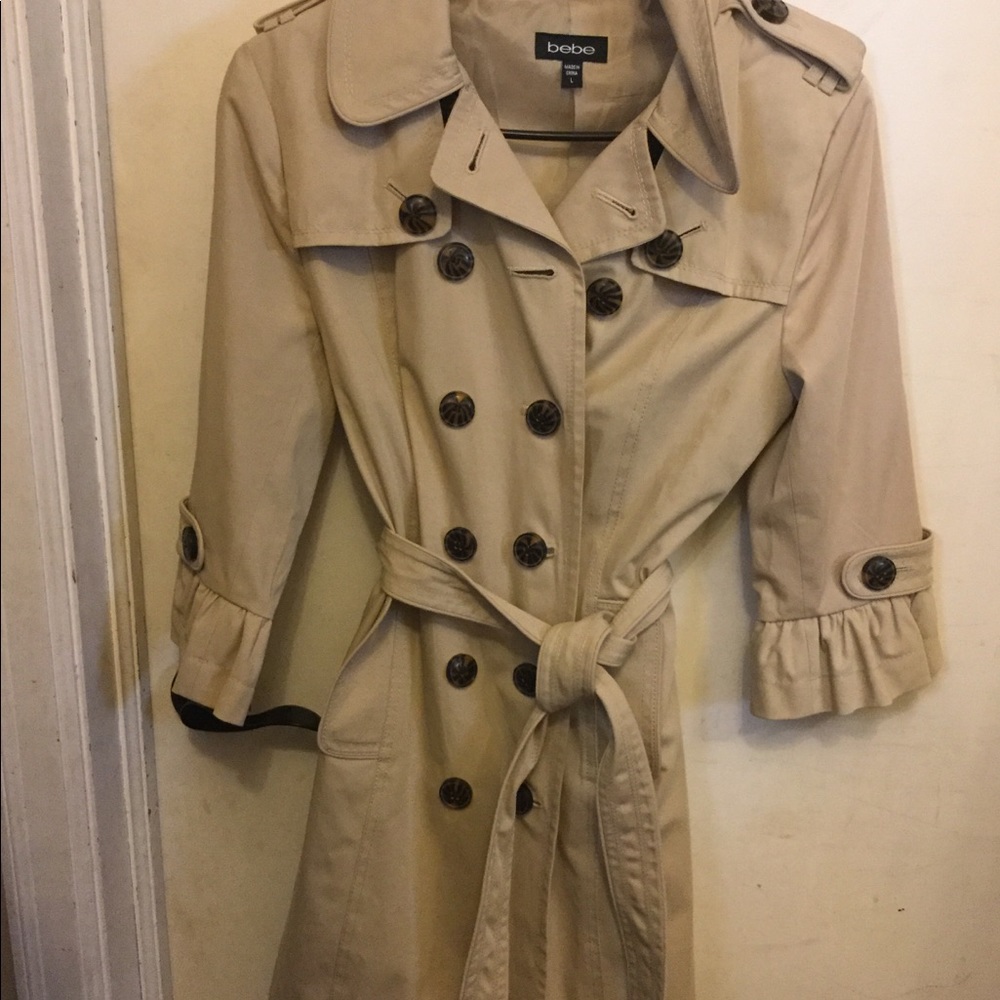 Trench coat 3/4 sleeves